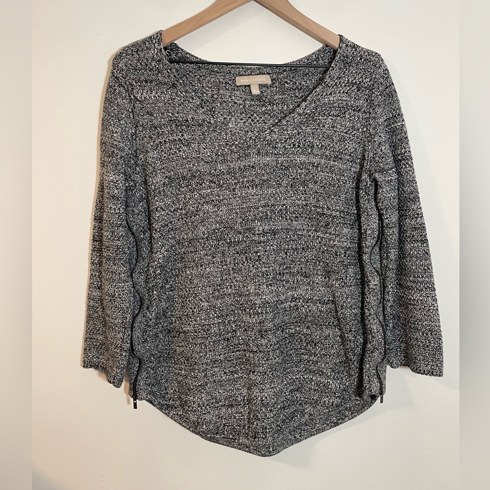 Banana Republic Black Marbled Knit V-Neck Sweater Side Zips Long Sleeve Large